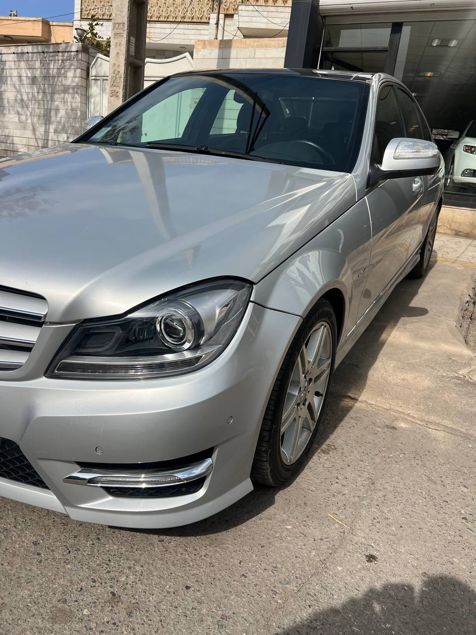 بنز c200 ۲۰۱۰ کم کارکرد