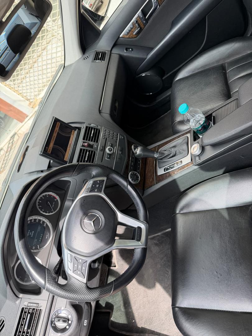 مرسدس بنز C200 مشکی مدل 2009